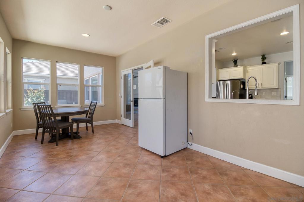 2376 Shire Way Property Photo 21