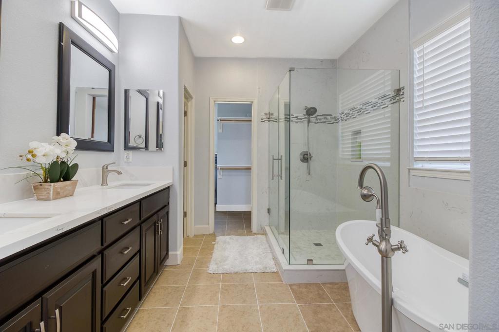 2376 Shire Way Property Photo 31