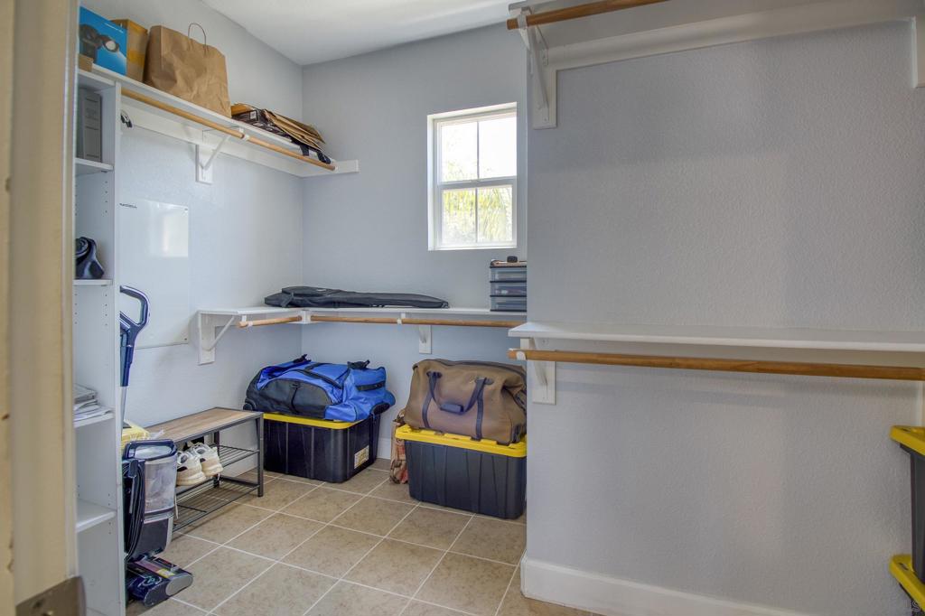 2376 Shire Way Property Photo 32