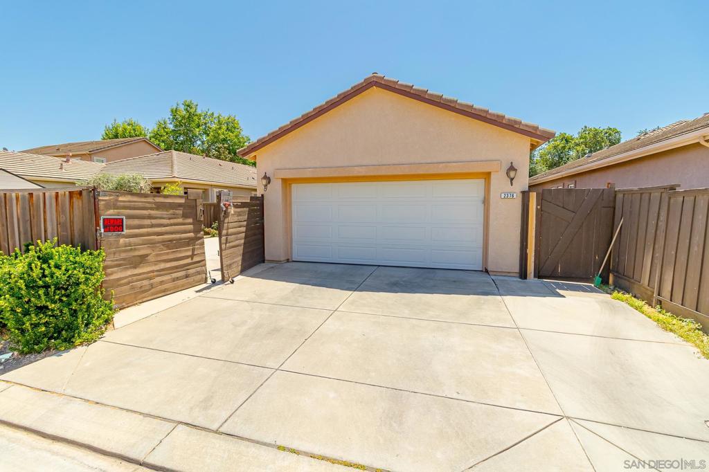 2376 Shire Way Property Photo 36