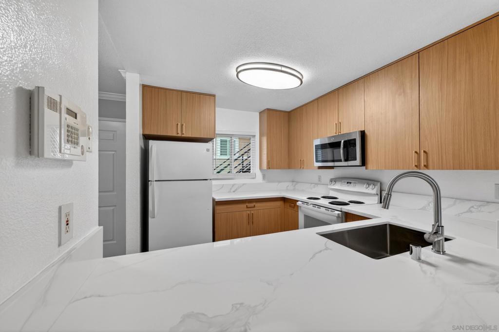 7545 Charmant Dr 1301 Property Photo 4