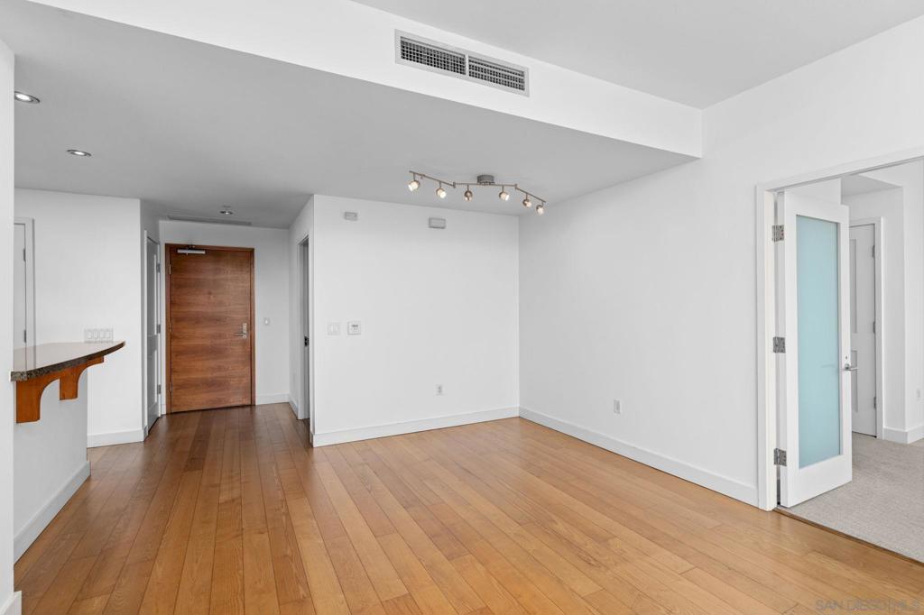 700 W E Street 2905 Property Photo 9