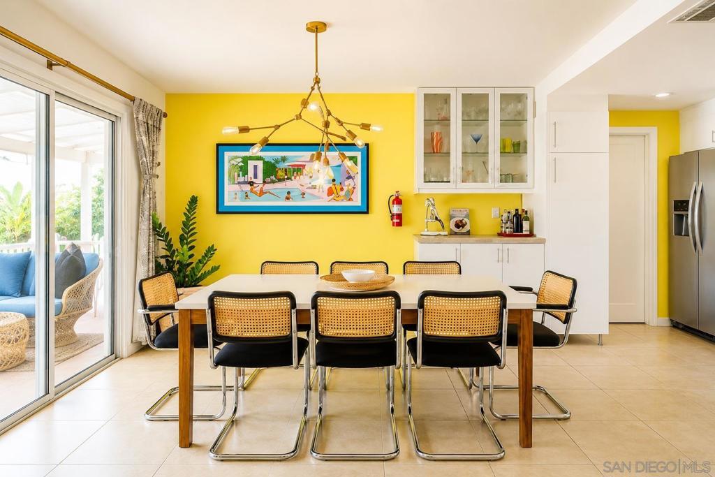 1318 E Via Escuela Property Photo 3