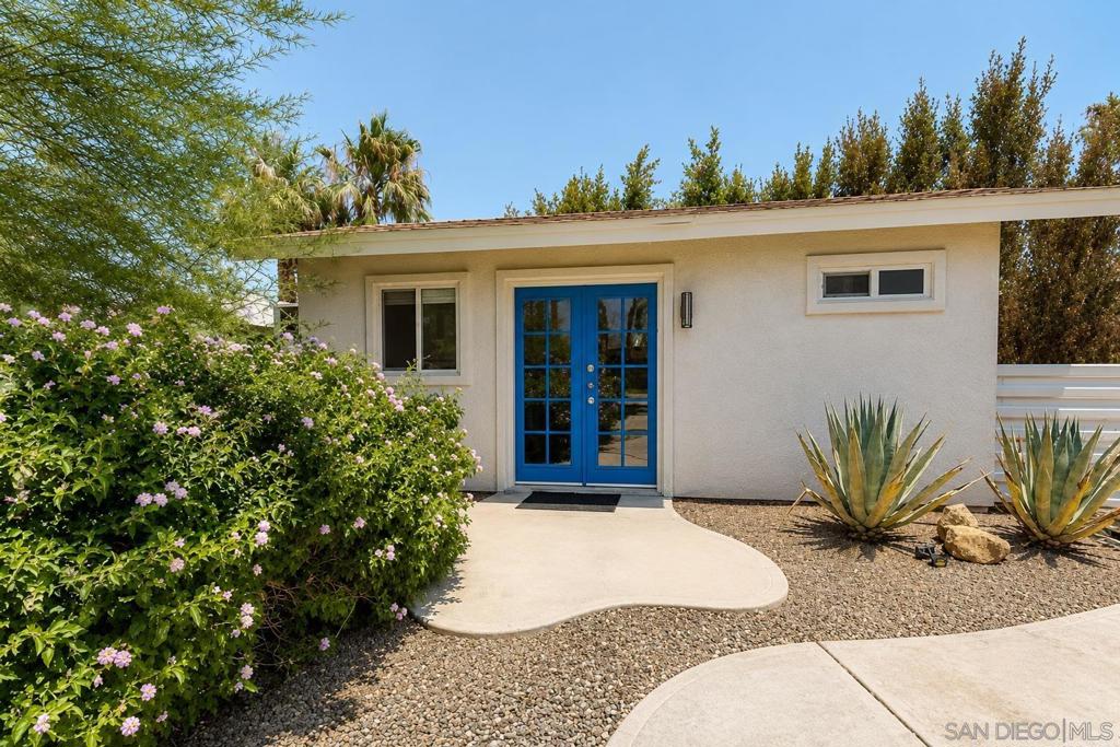 1318 E Via Escuela Property Photo 6