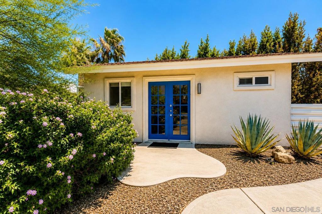 1318 E Via Escuela Property Photo 13