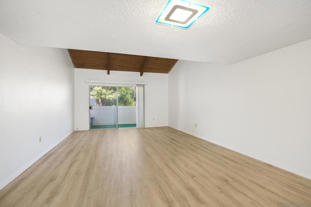 10331 Lindley Ave 266 Property Photo 6