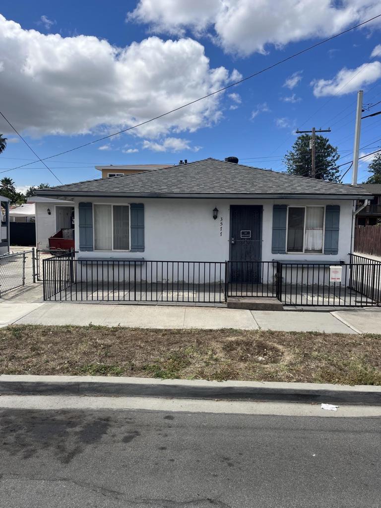 3577 85 Landis St. Property Photo 2