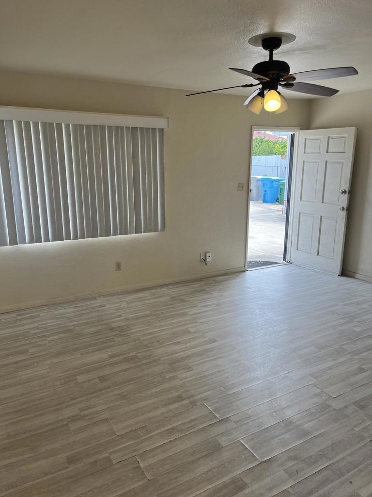 3577 85 Landis St. Property Photo 3