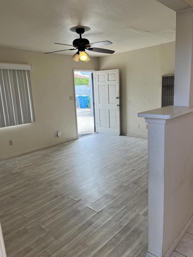 3577 85 Landis St. Property Photo 4