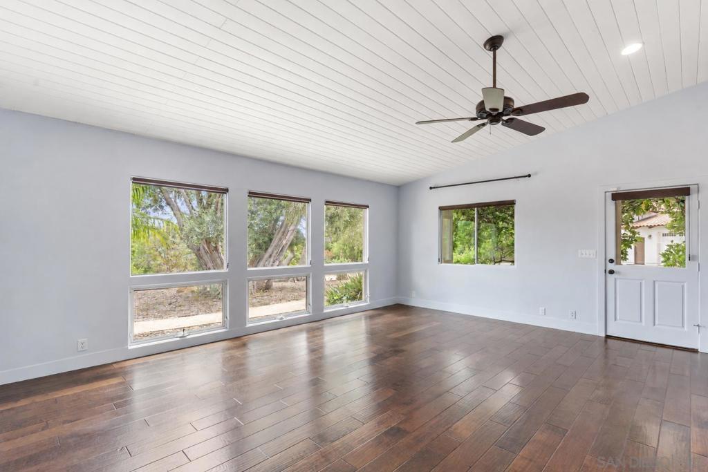 937 Pepper Tree Lane Property Photo 20