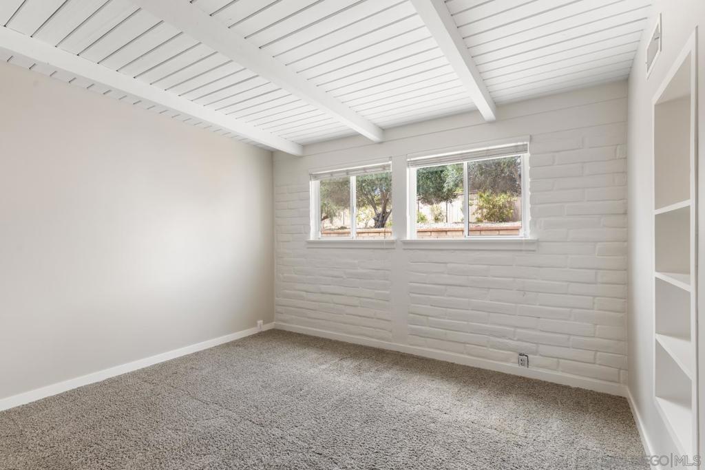 937 Pepper Tree Lane Property Photo 29