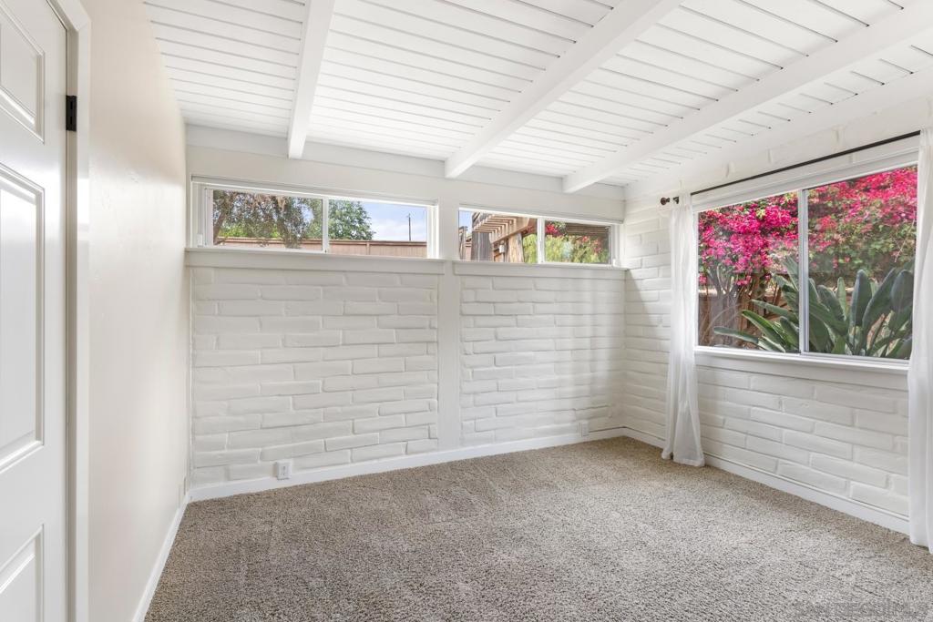 937 Pepper Tree Lane Property Photo 32