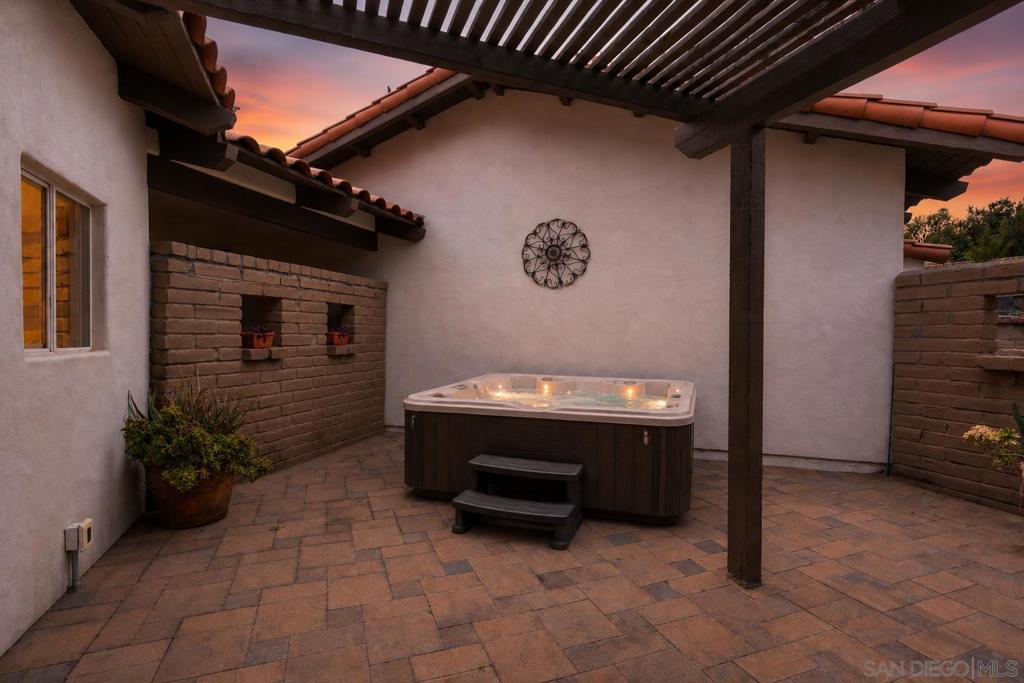 937 Pepper Tree Lane Property Photo 37