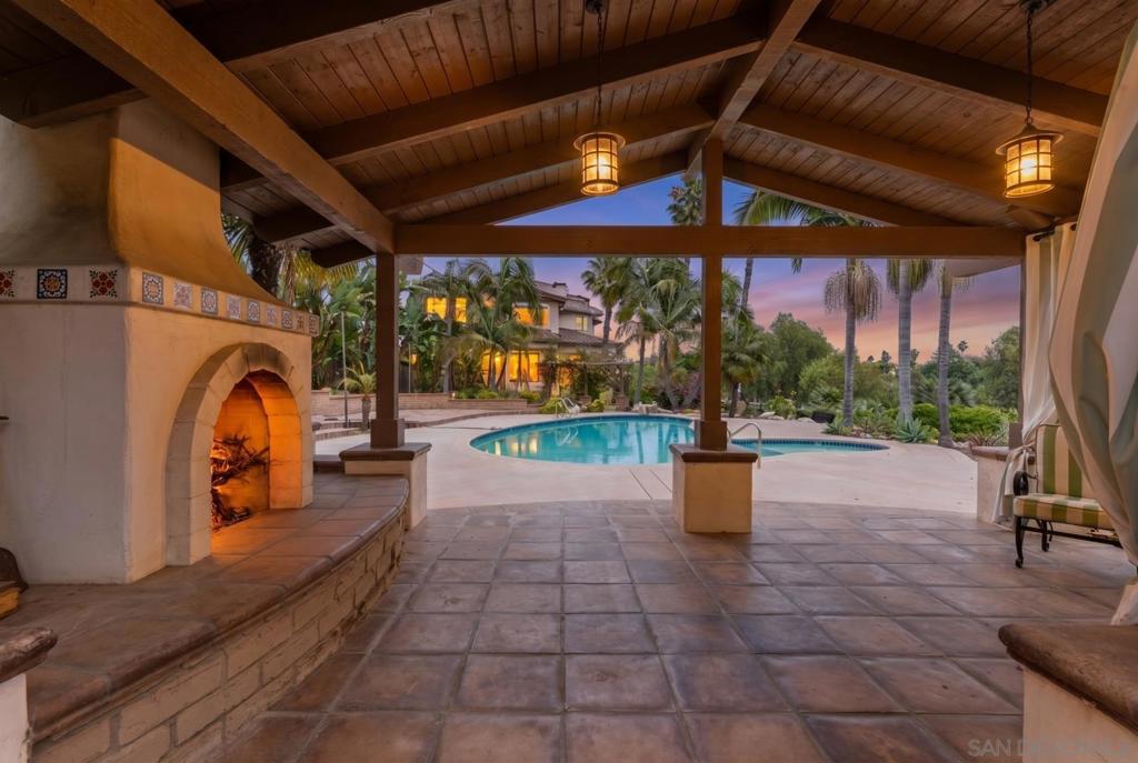 937 Pepper Tree Lane Property Photo 38