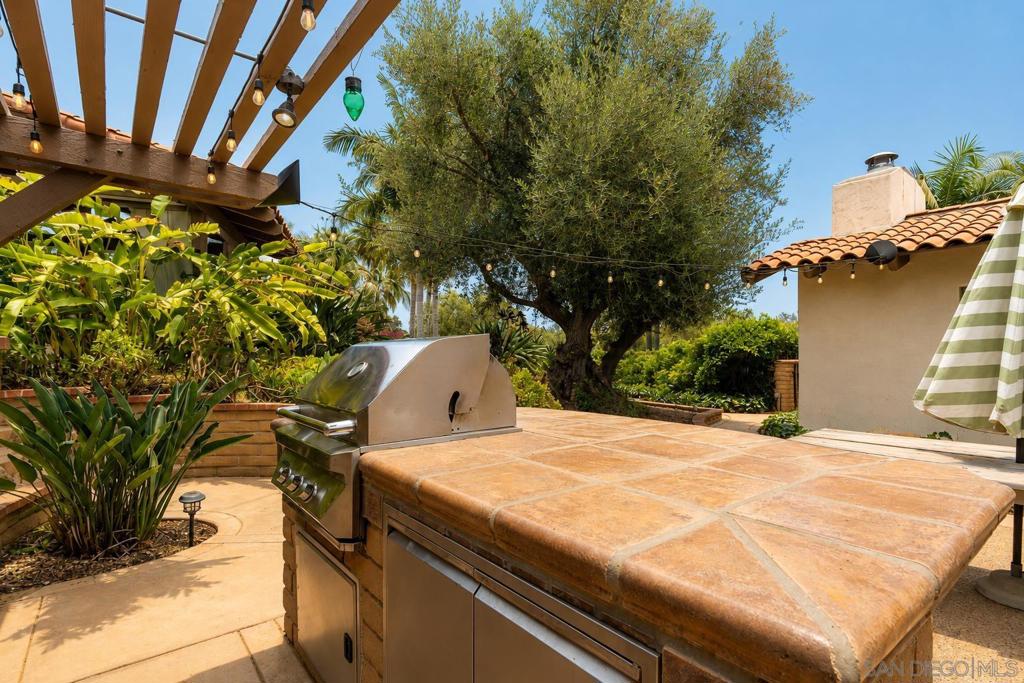 937 Pepper Tree Lane Property Photo 42