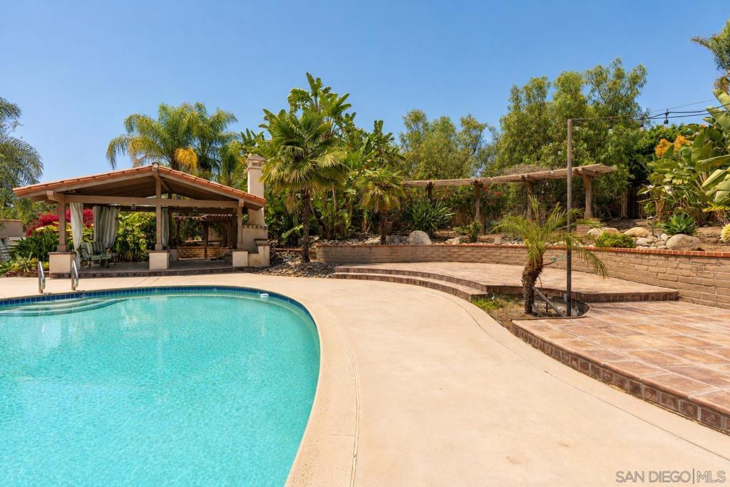 937 Pepper Tree Lane Property Photo 44