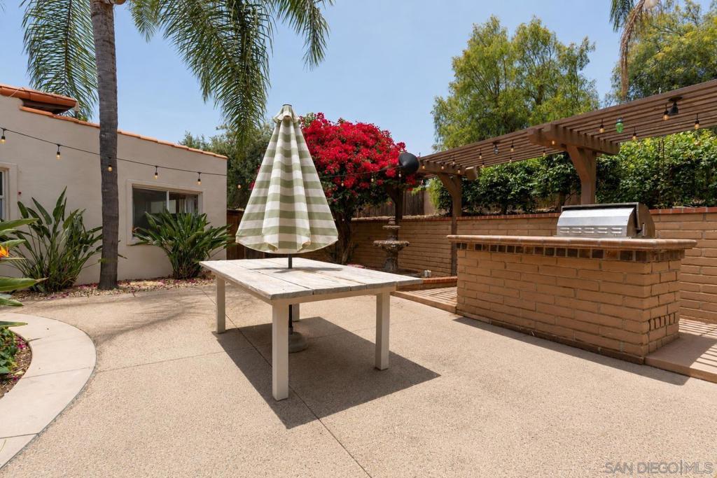 937 Pepper Tree Lane Property Photo 47