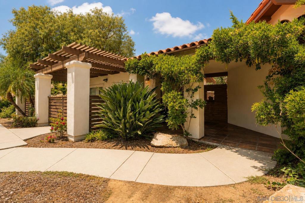 937 Pepper Tree Lane Property Photo 48