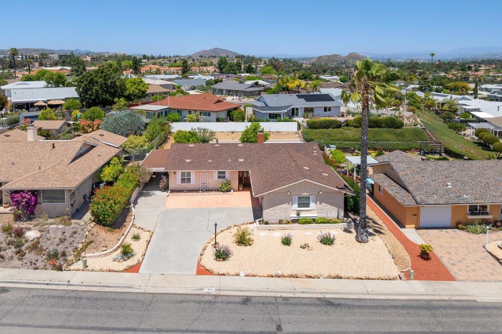 12118 Obispo Property Photo 4