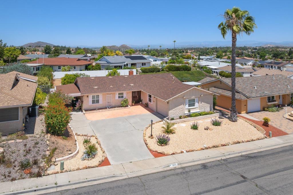 12118 Obispo Property Photo 5