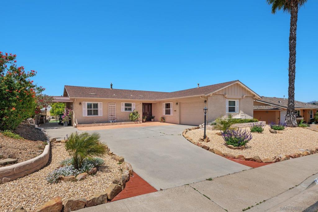 12118 Obispo Property Photo 6