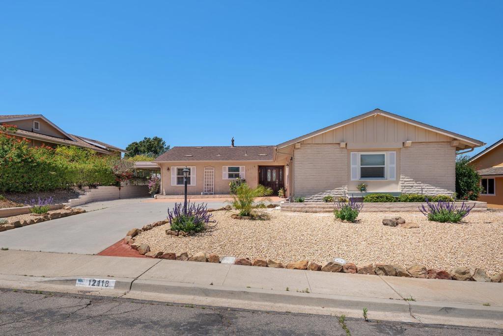 12118 Obispo Property Photo 7