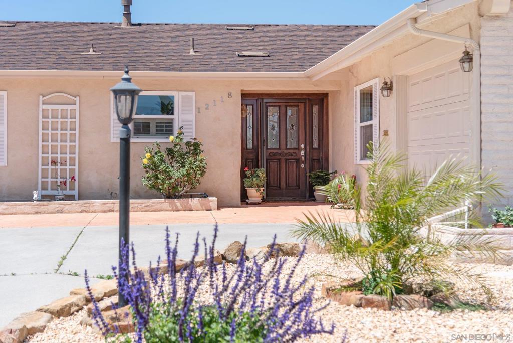 12118 Obispo Property Photo 12