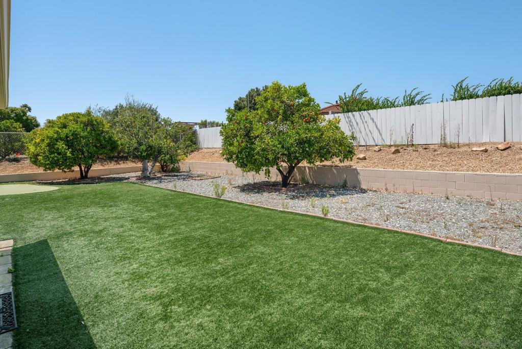 12118 Obispo Property Photo 17