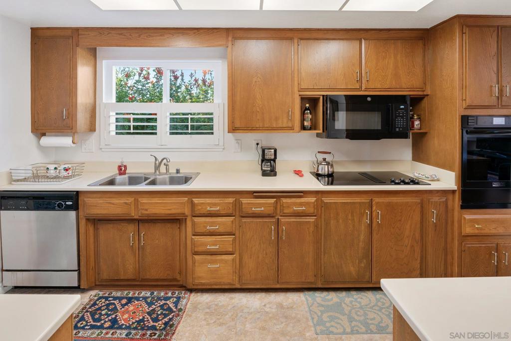 12118 Obispo Property Photo 32