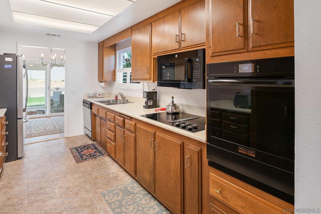 12118 Obispo Property Photo 34