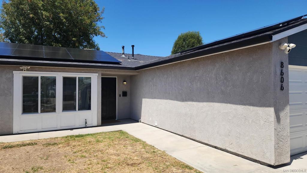 8606 Gold Coast Property Photo 1