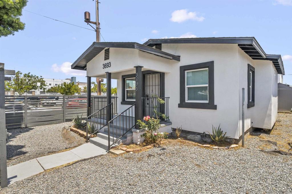 4319 4323 Landis Property Photo 5