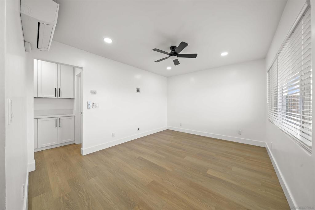 4319 4323 Landis Property Photo 33