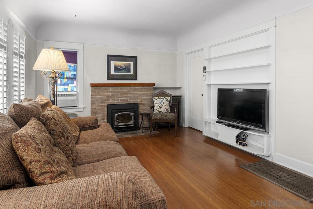 4854 Del Mar Avenue Property Photo 6