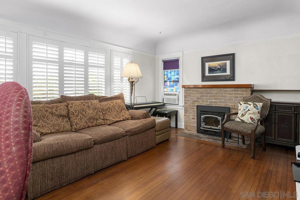 4854 Del Mar Avenue Property Photo 7