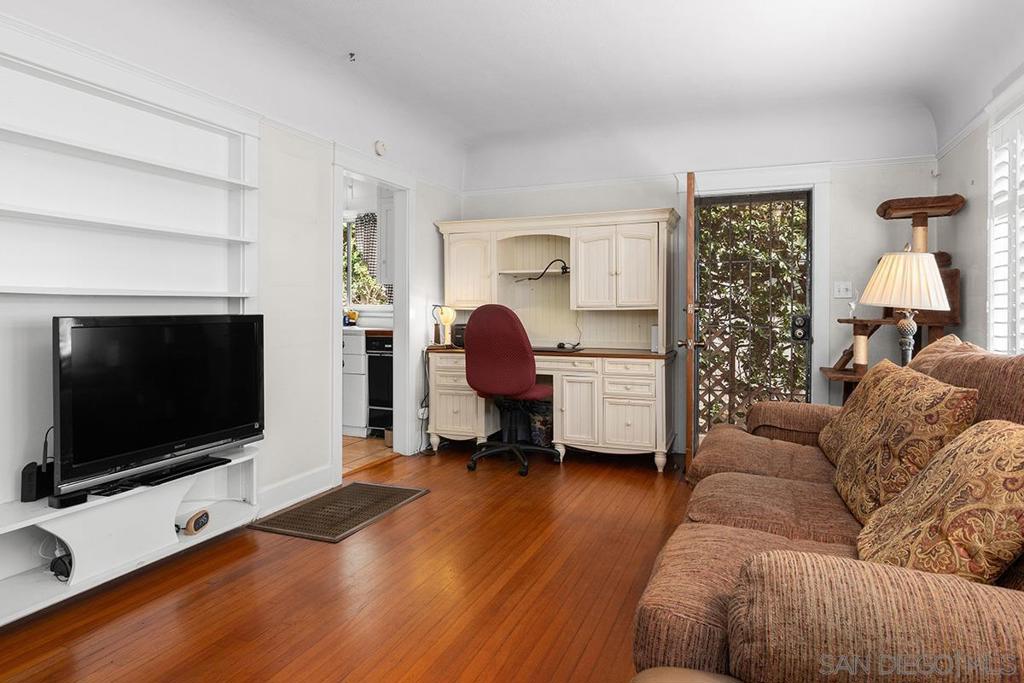 4854 Del Mar Avenue Property Photo 8