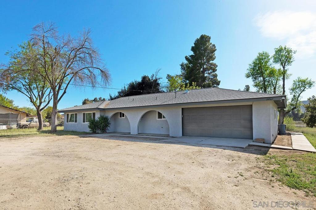 24567 Adams Ave Property Photo 4