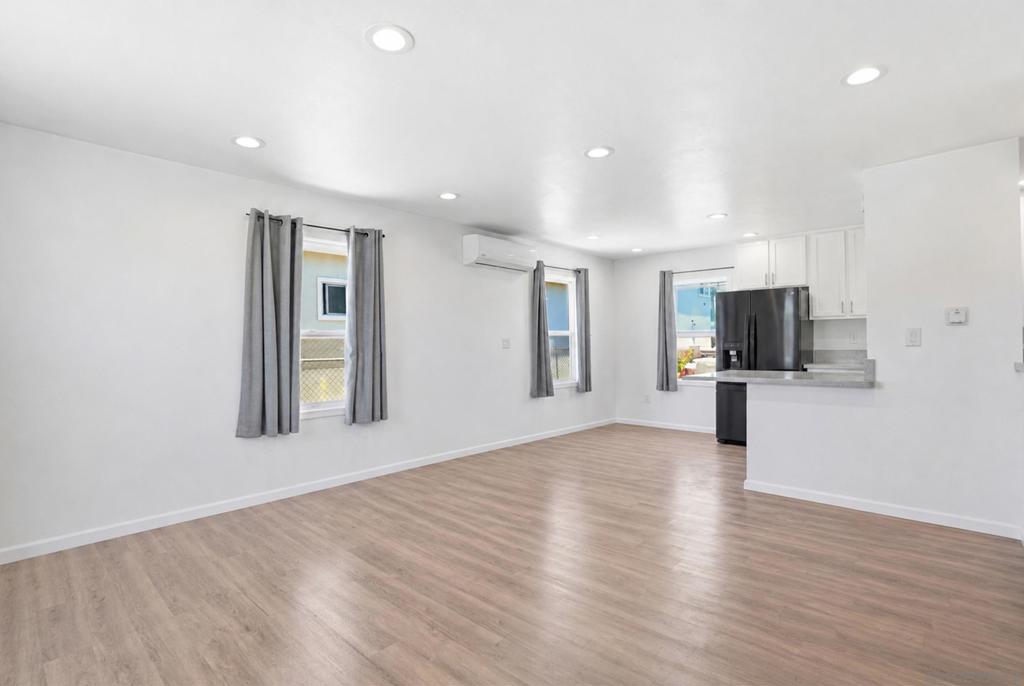 1071 1069 Madison Ave Property Photo 3