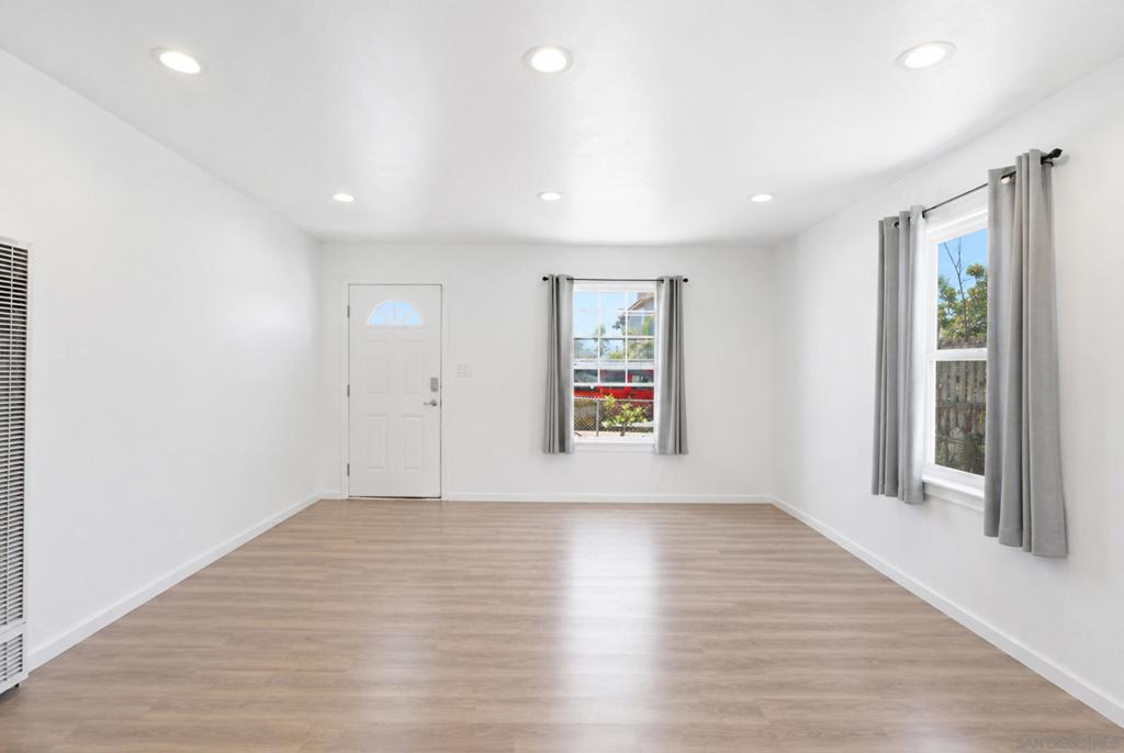 1071 1069 Madison Ave Property Photo 4