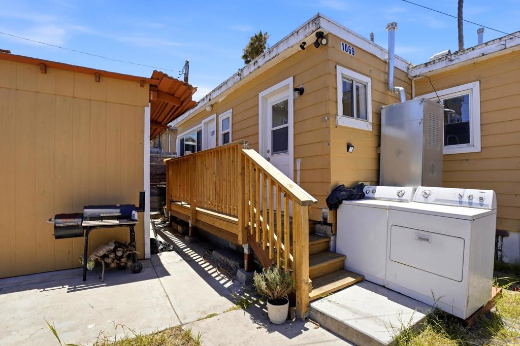 1071 1069 Madison Ave Property Photo 9