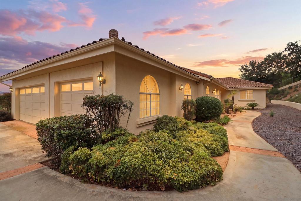 3844 Alta Vista Property Photo