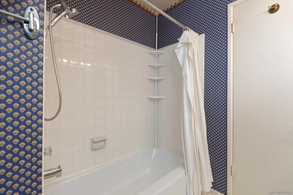 3152 Governor Drive Property Photo 17