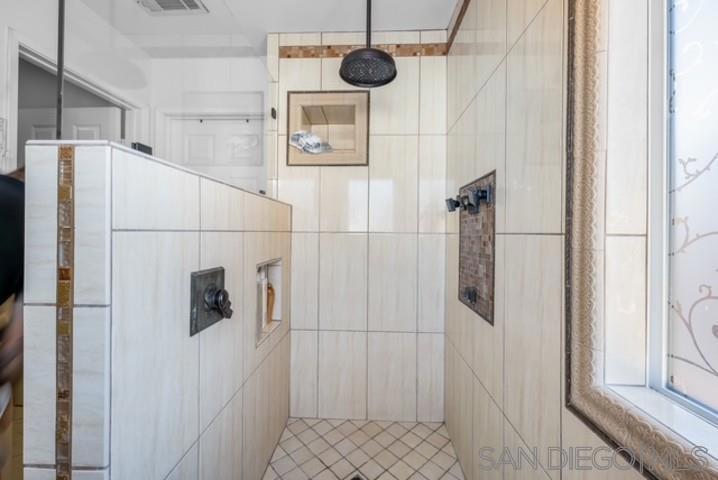 523 Hatherly St Property Photo 14