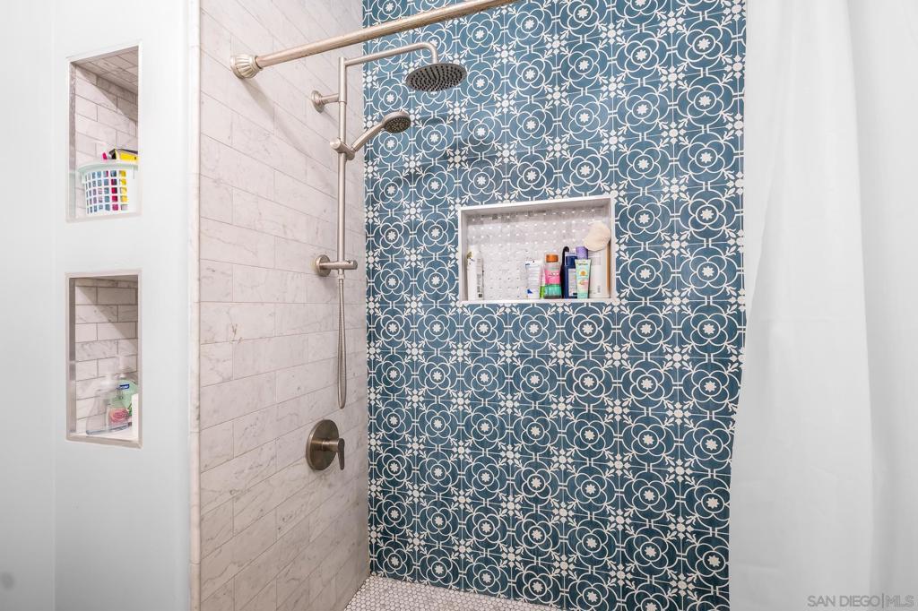 523 Hatherly St Property Photo 15