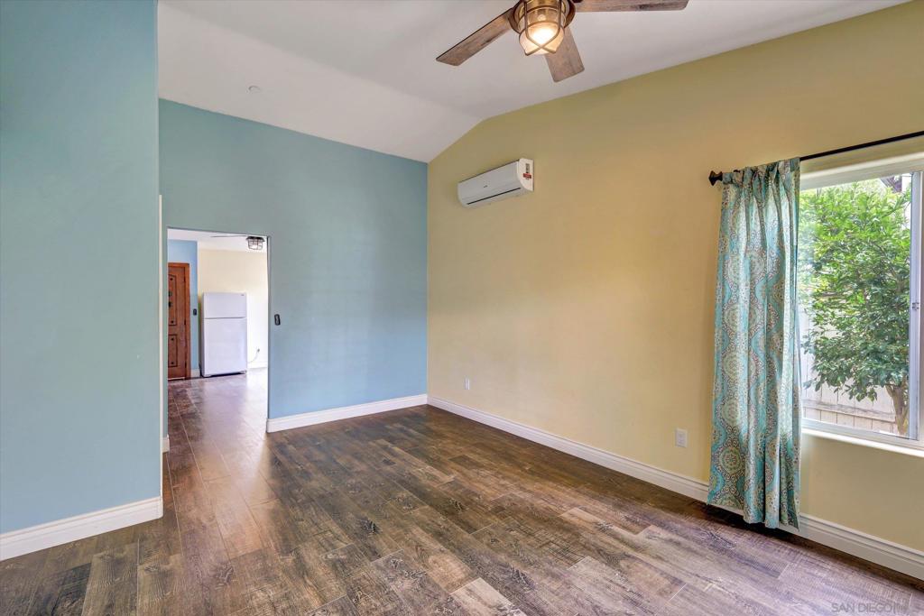 523 Hatherly St Property Photo 31
