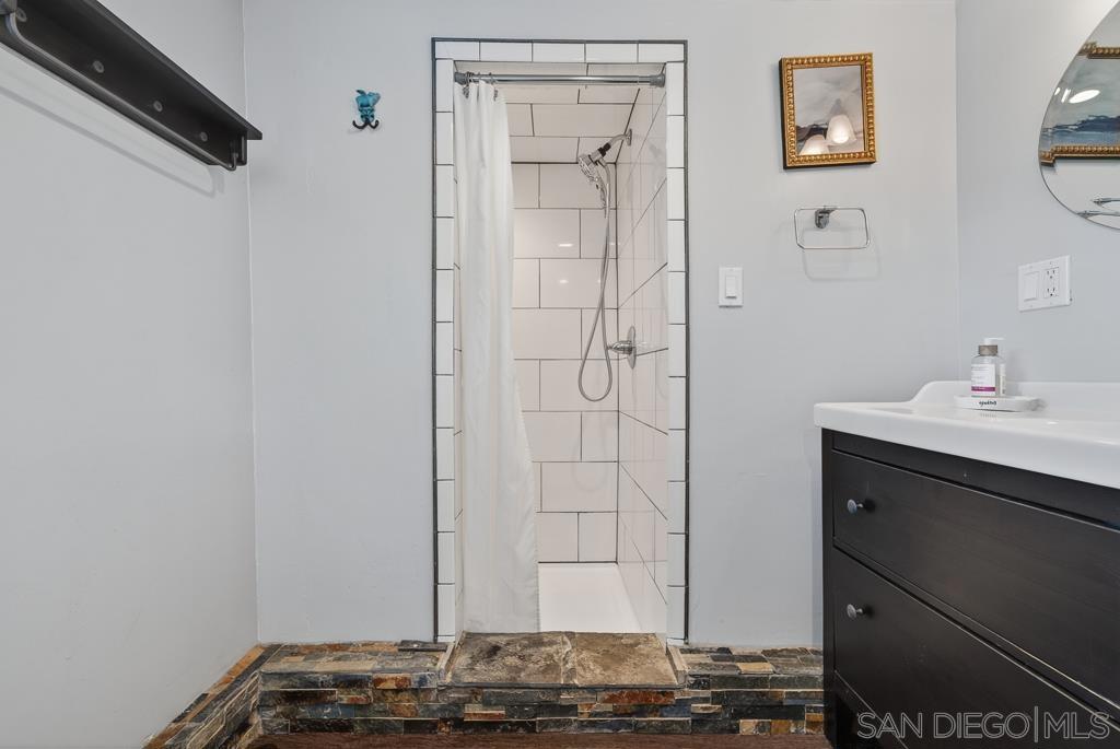 5438 Gilbert Dr Unit C Property Photo 21