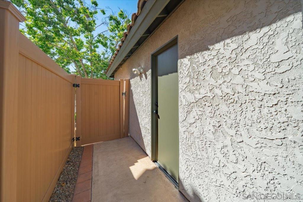 1726 Las Palmas Ln Property Photo 50