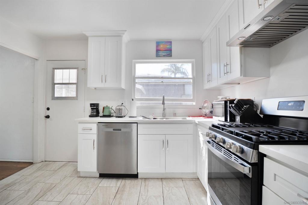 7203 Blackton Property Photo 4