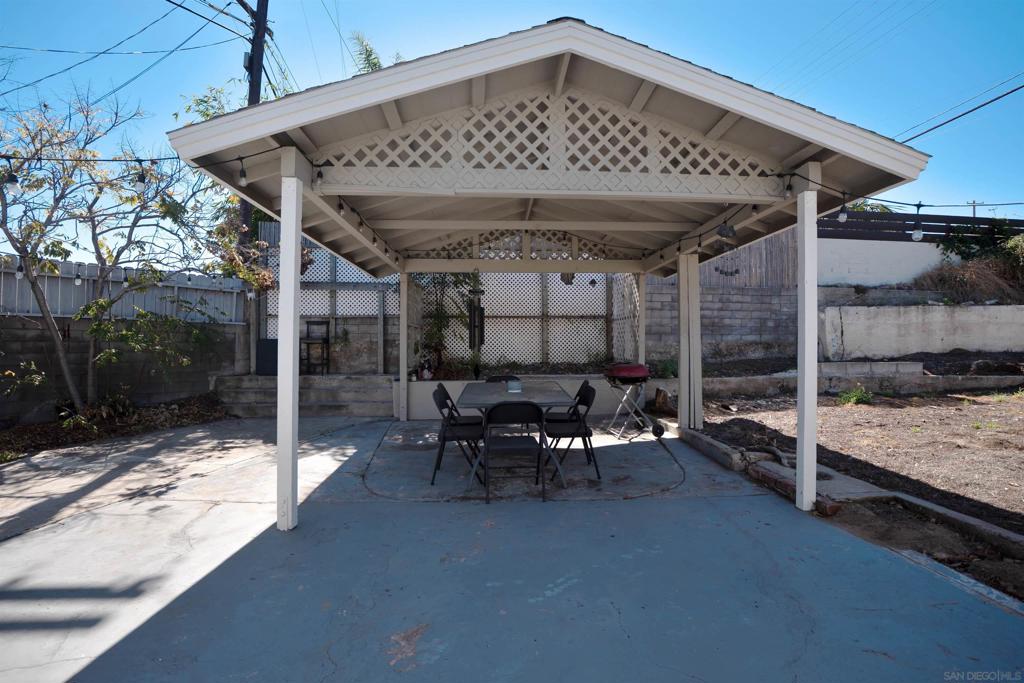 7203 Blackton Property Photo 10