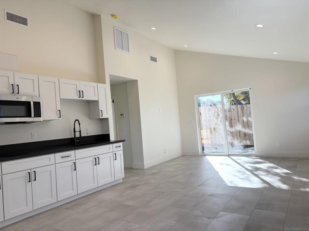 260013330SD Property Photo 15